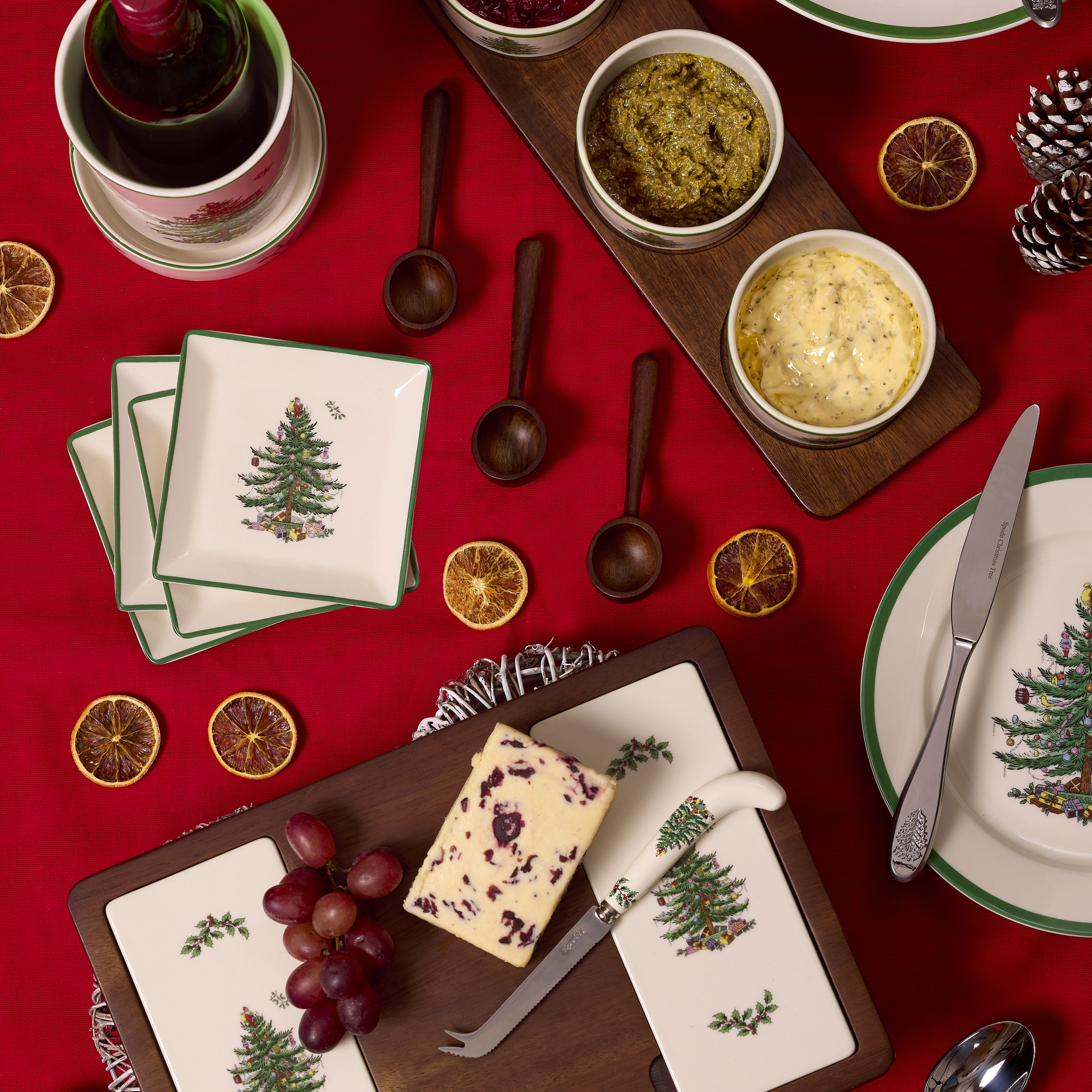 Christmas Tree Cheeseboard & Knife image number null